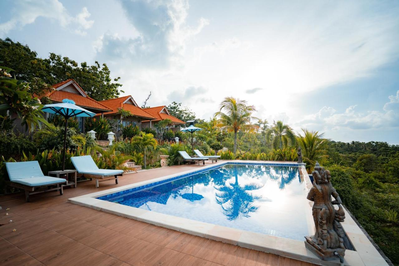 Gara Gara Sea View Hotel Batununggul Exterior photo