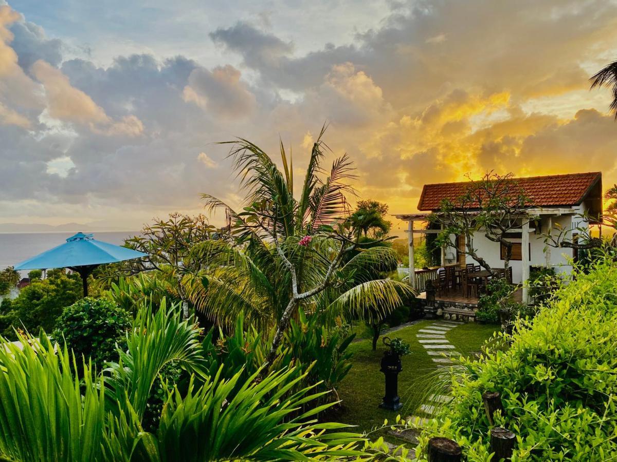 Gara Gara Sea View Hotel Batununggul Exterior photo